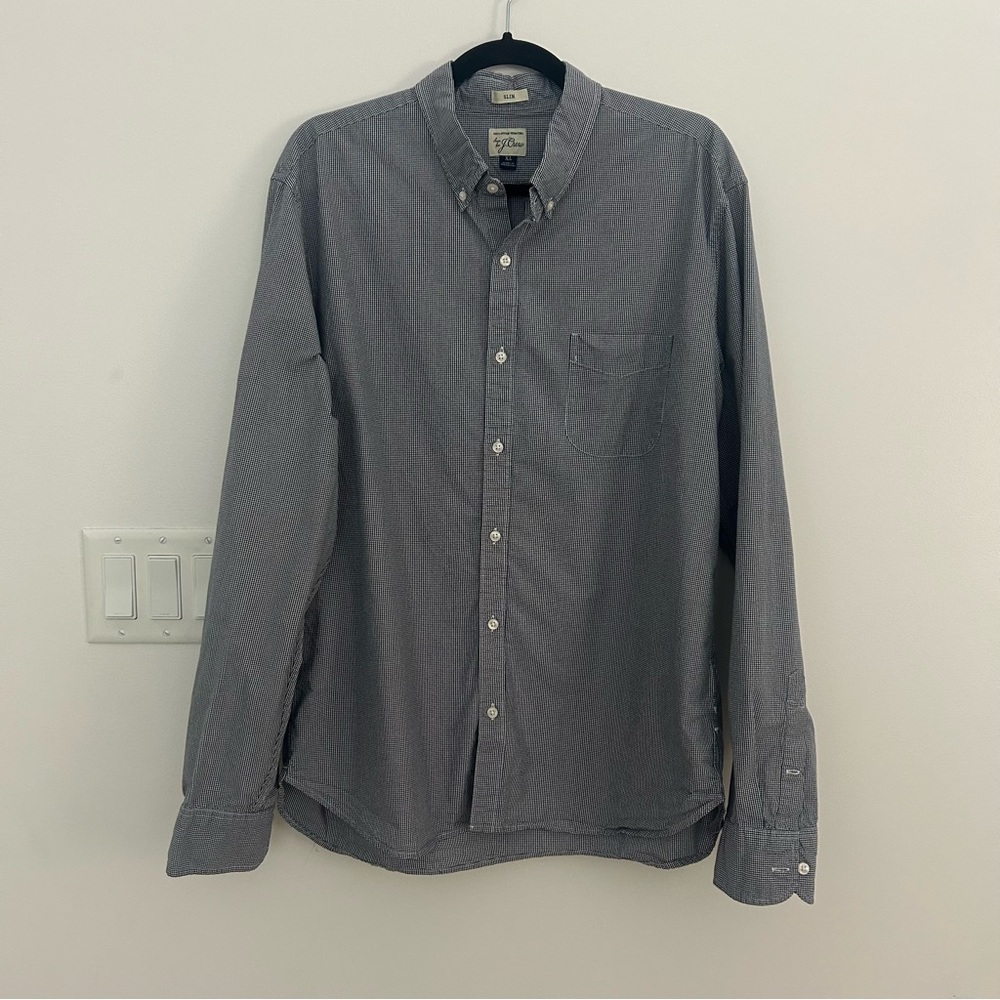 J.Crew Slim Fit Button Down Shirt Men’s XL Blue and White 100% Cotton